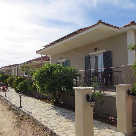 לואורדטה George Apartments חדר תמונה